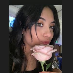 Meet your Posher, Alejandra